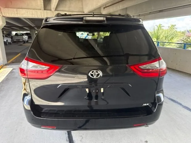 2020 Toyota Sienna XLE Auto Access Seat photo 19