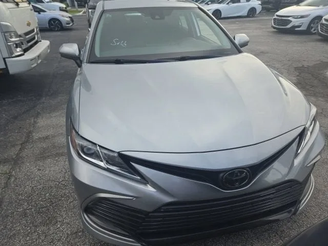 2023 Toyota Camry LE photo 6