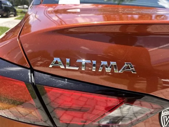 2022 Nissan Altima 2.5 SR photo 39