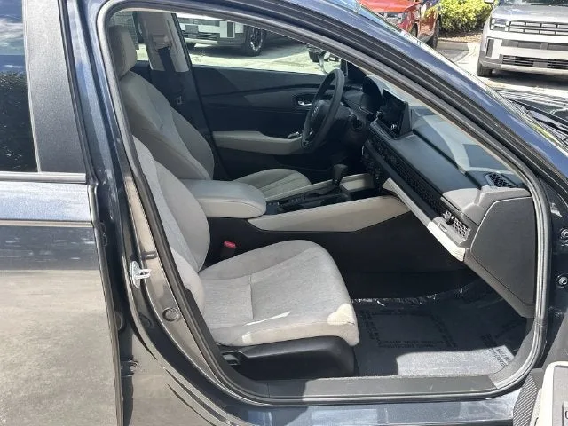 2025 Honda Accord Sedan LX photo 29