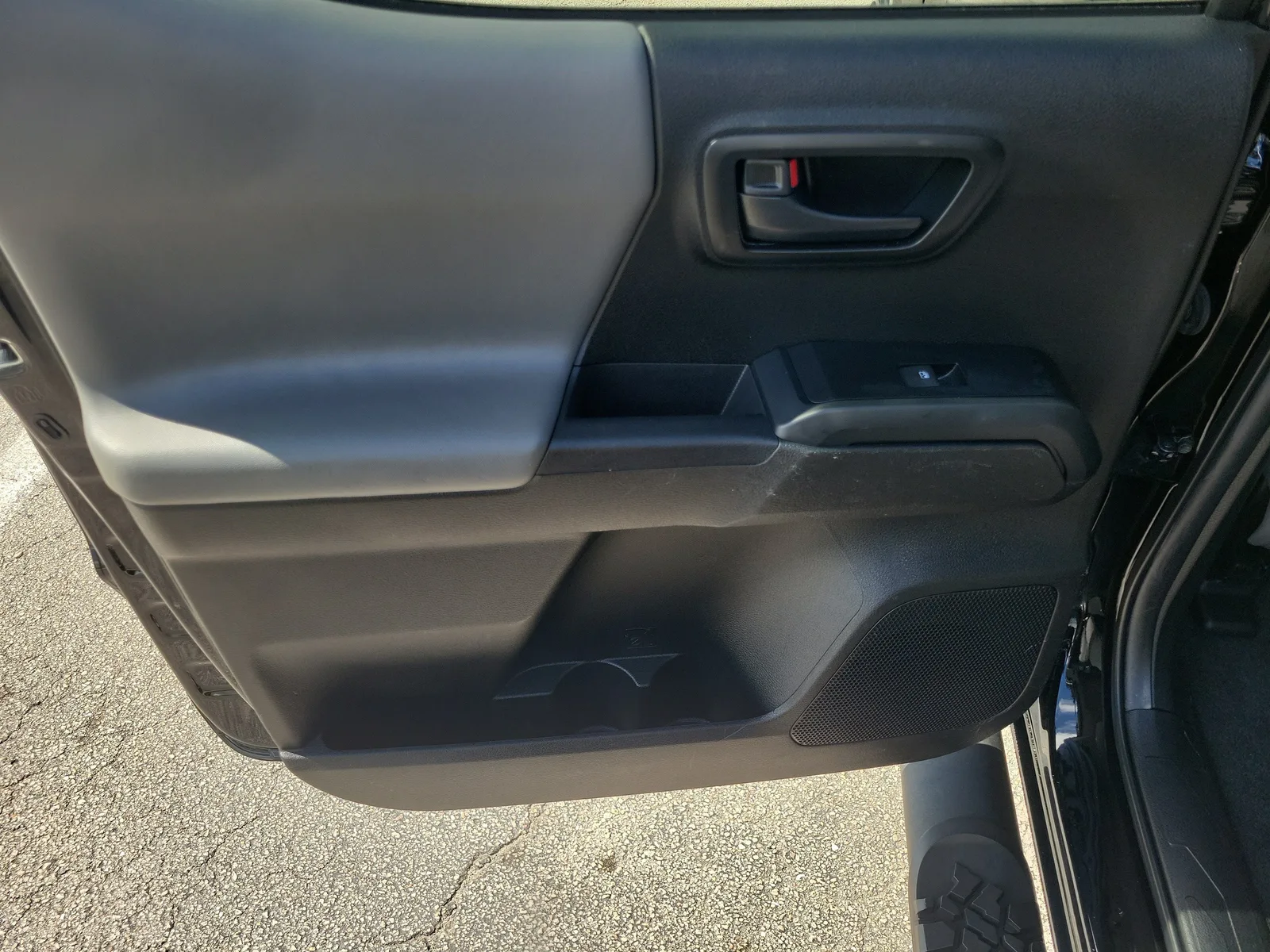 2022 Toyota Tacoma 2WD SR photo 16
