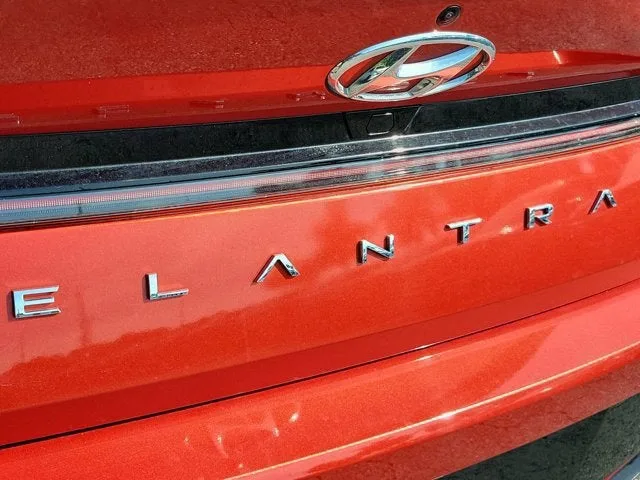 2021 Hyundai Elantra N Line photo 11