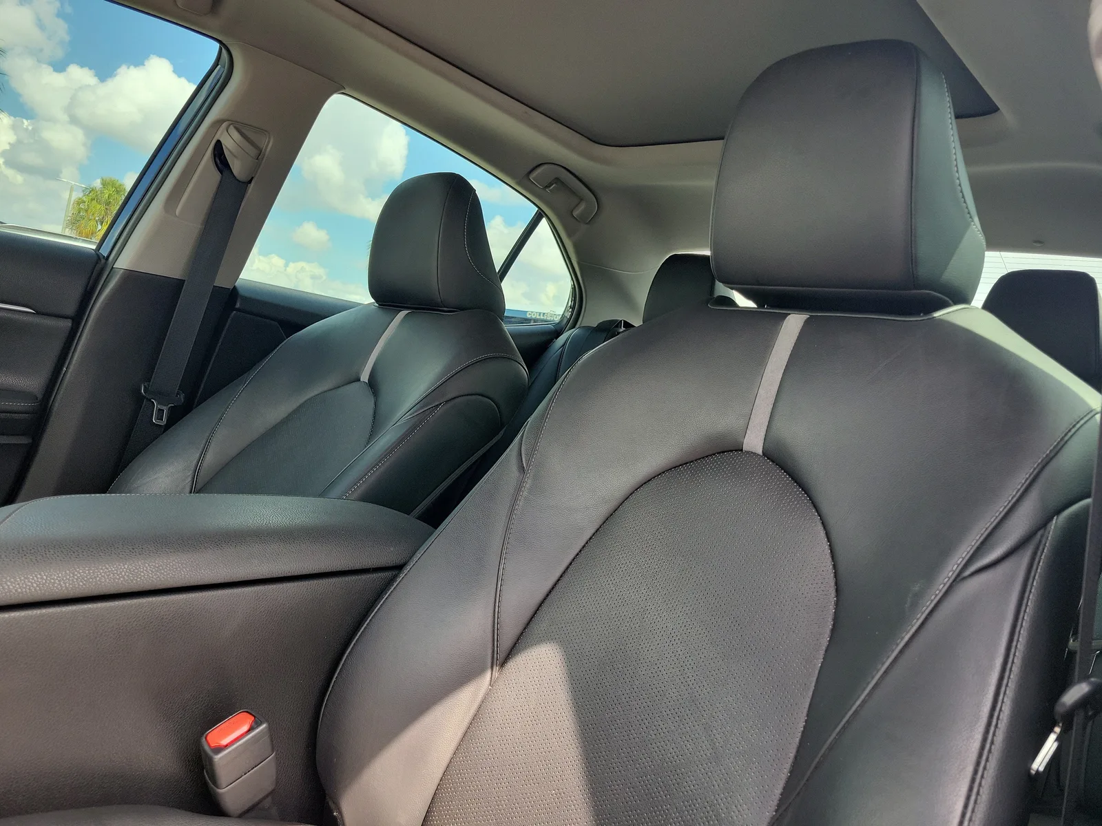 2021 Toyota Camry XSE photo 21