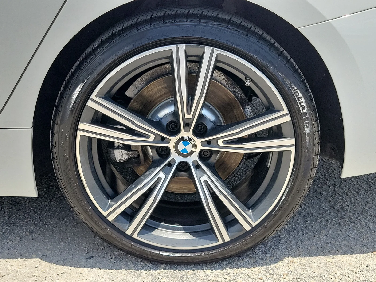 2023 BMW 3 Series 330i photo 9