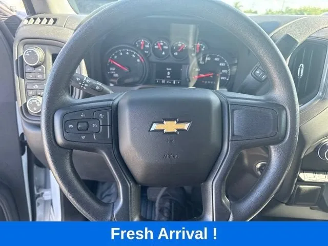 2025 Chevrolet Silverado 1500 WT photo 4
