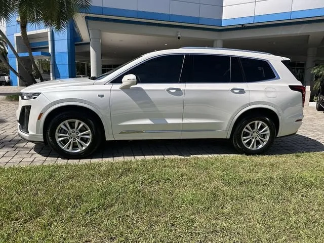 2024 Cadillac XT6 Luxury photo 21