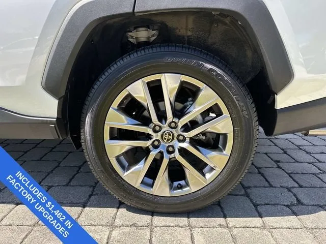 2021 Toyota RAV4 Limited photo 11