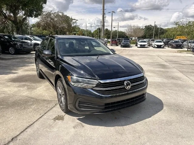 2024 Volkswagen Jetta SE photo 17