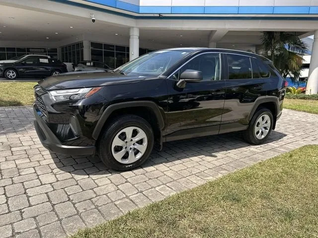 2024 Toyota RAV4 LE photo 21