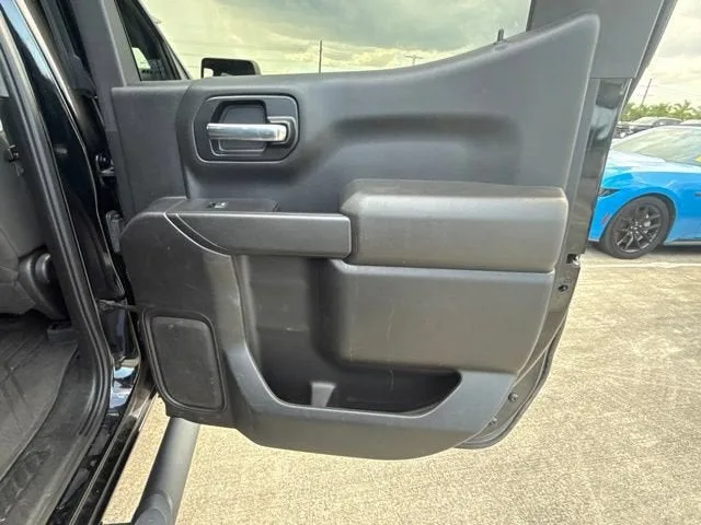 2022 Chevrolet Silverado 1500 LTD Custom photo 12