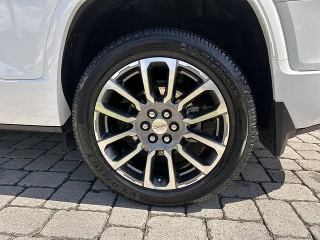 2021 GMC Acadia Denali photo 11