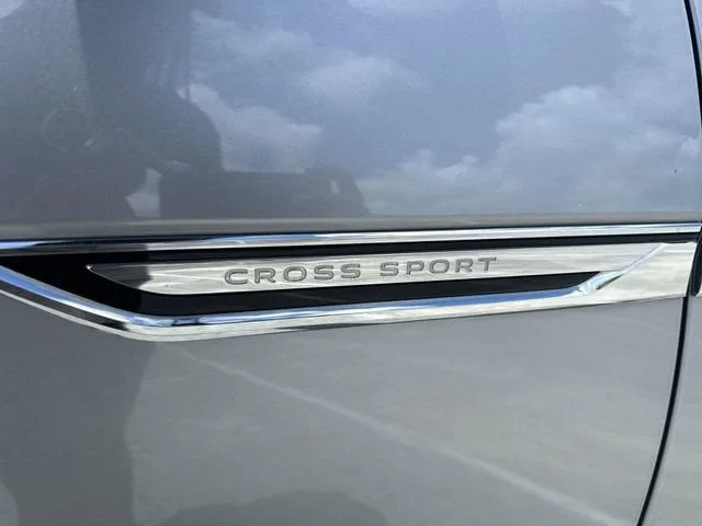 2022 Volkswagen Atlas Cross Sport 2.0T SE w/Technology photo 38
