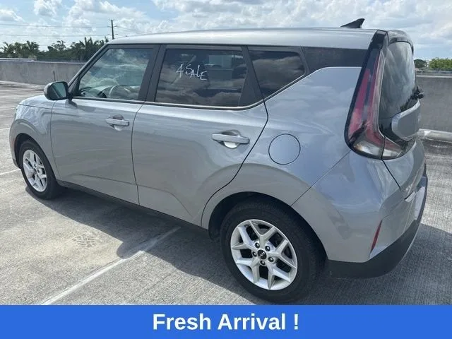 2024 Kia Soul LX photo 14