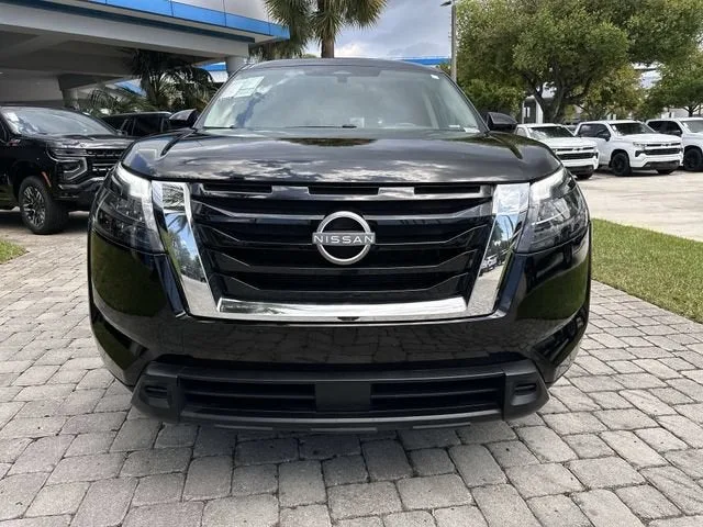 2025 Nissan Pathfinder S photo 19