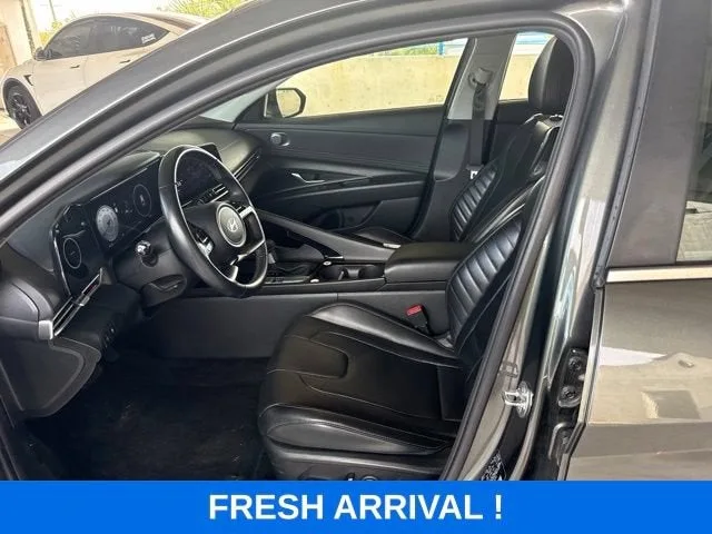 2024 Hyundai Elantra Limited photo 2
