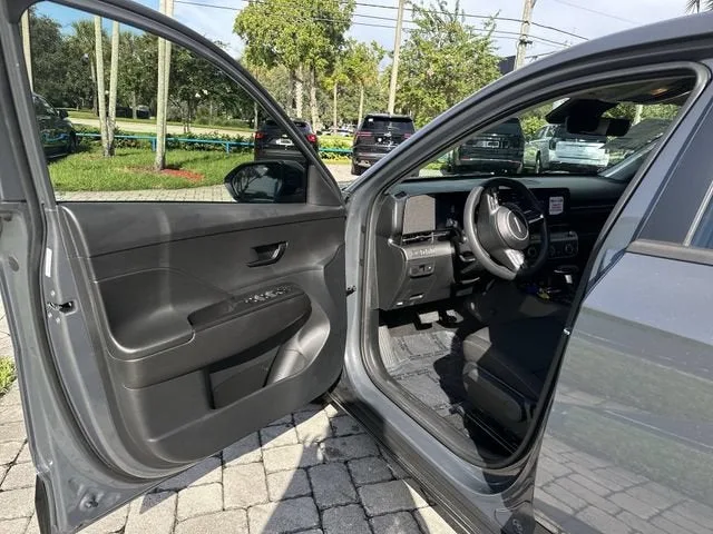 2024 Hyundai Kona SE photo 22