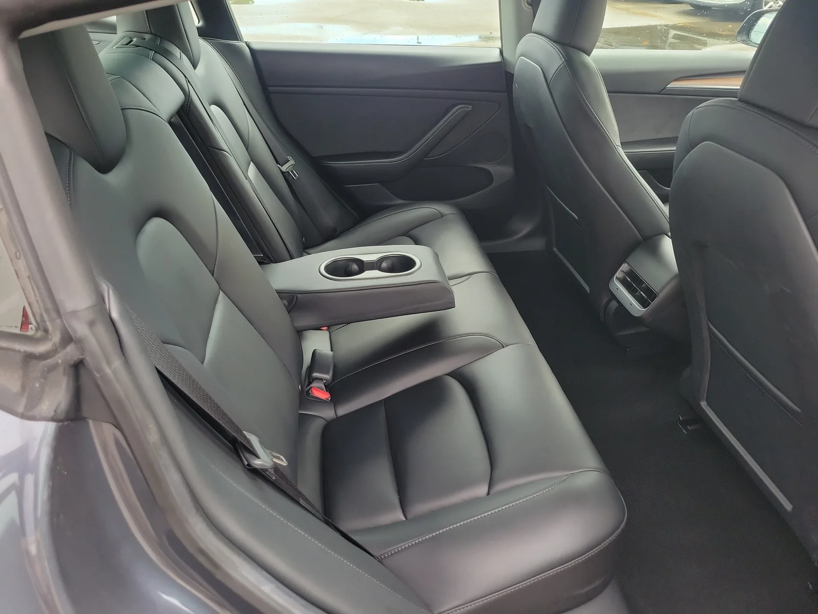 2022 Tesla Model 3 Long Range photo 8