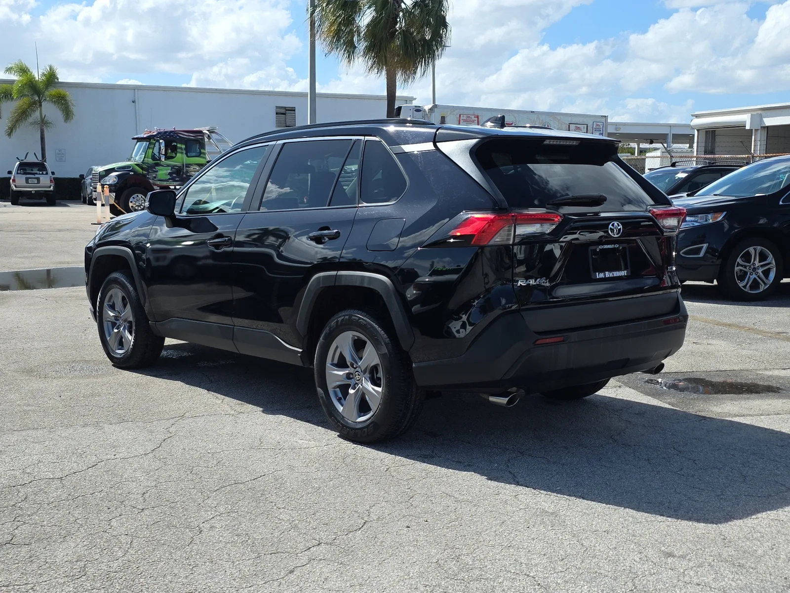 2024 Toyota RAV4 XLE photo 5