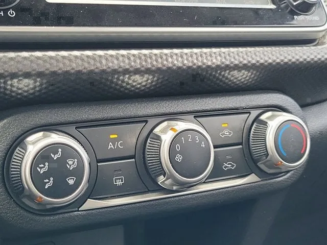 2020 Nissan Kicks S photo 29