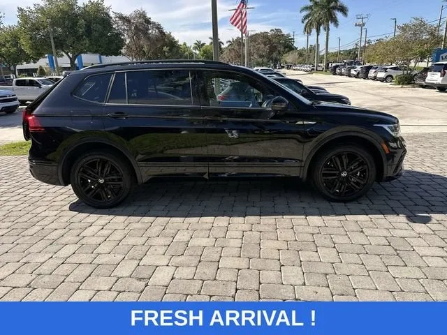 2022 Volkswagen Tiguan SE R-Line Black photo 14