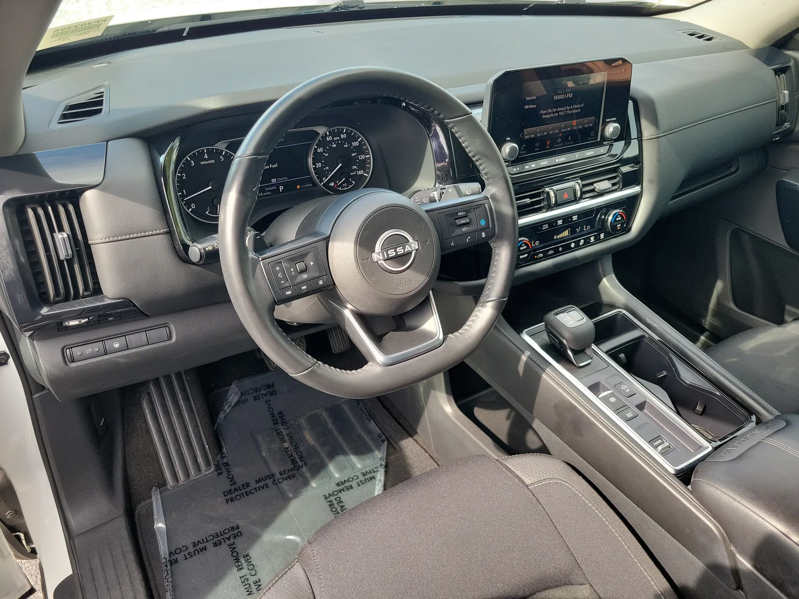 2024 Nissan Pathfinder SV photo 18