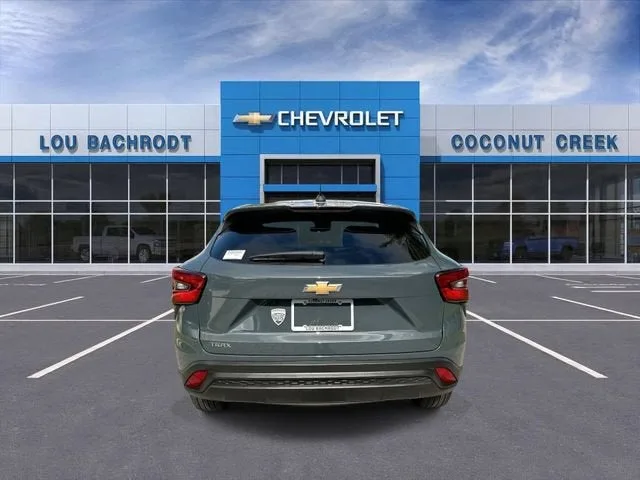 2025 Chevrolet Trax LS photo 7