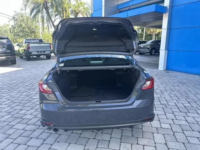 2025 Toyota Camry LE photo 28