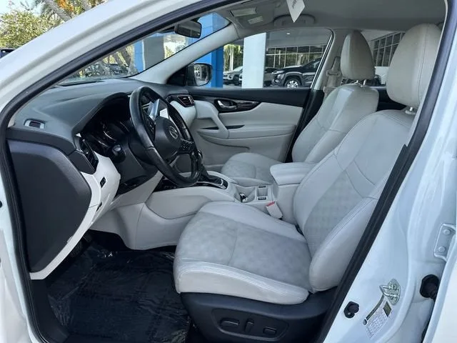 2022 Nissan Rogue Sport SV photo 30