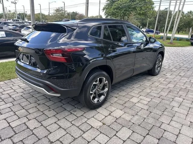 2024 Chevrolet Trax LT photo 37