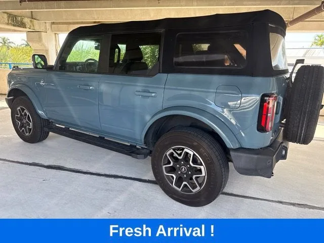2022 Ford Bronco Base photo 17