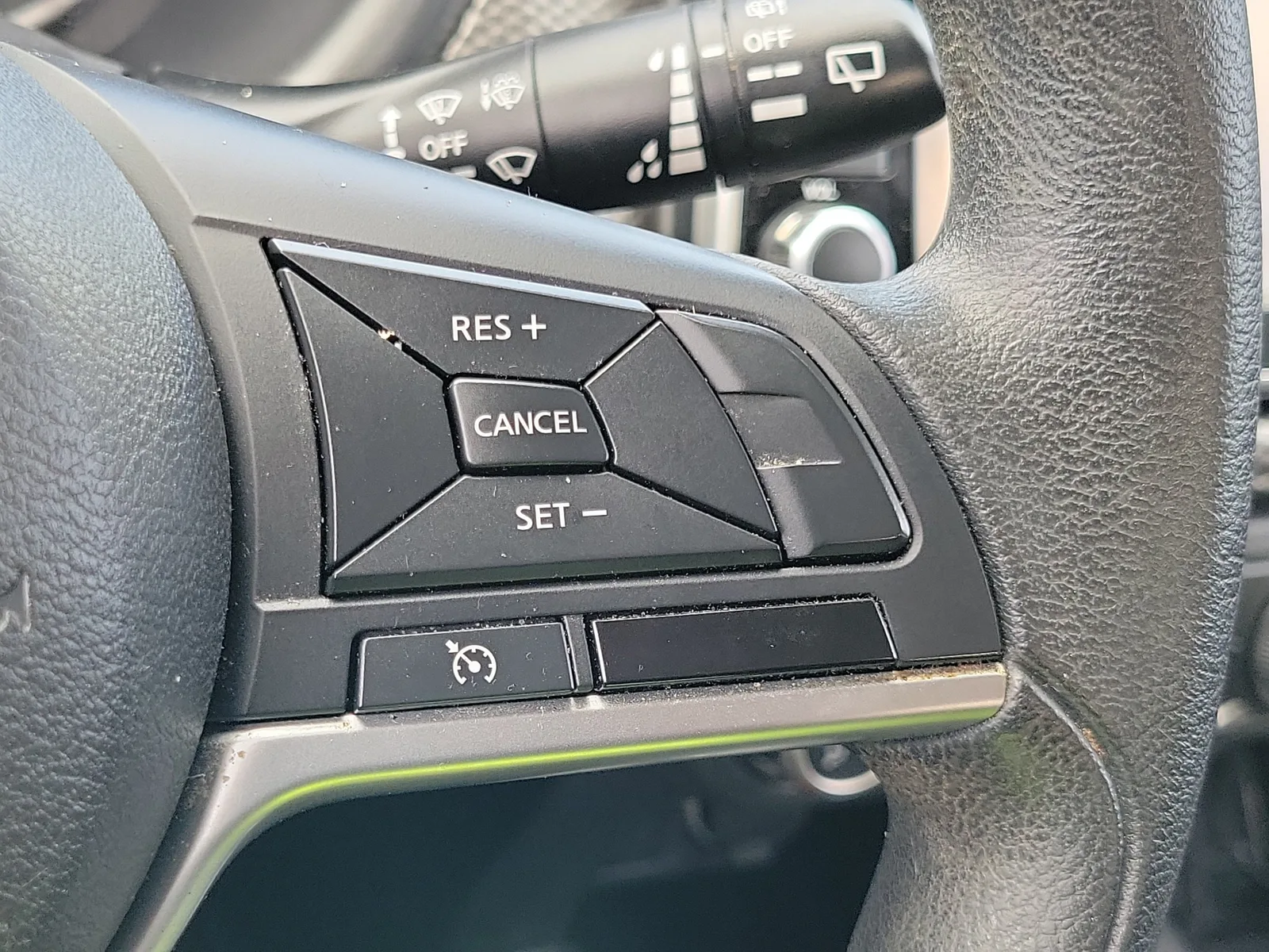 2020 Nissan Kicks S photo 26