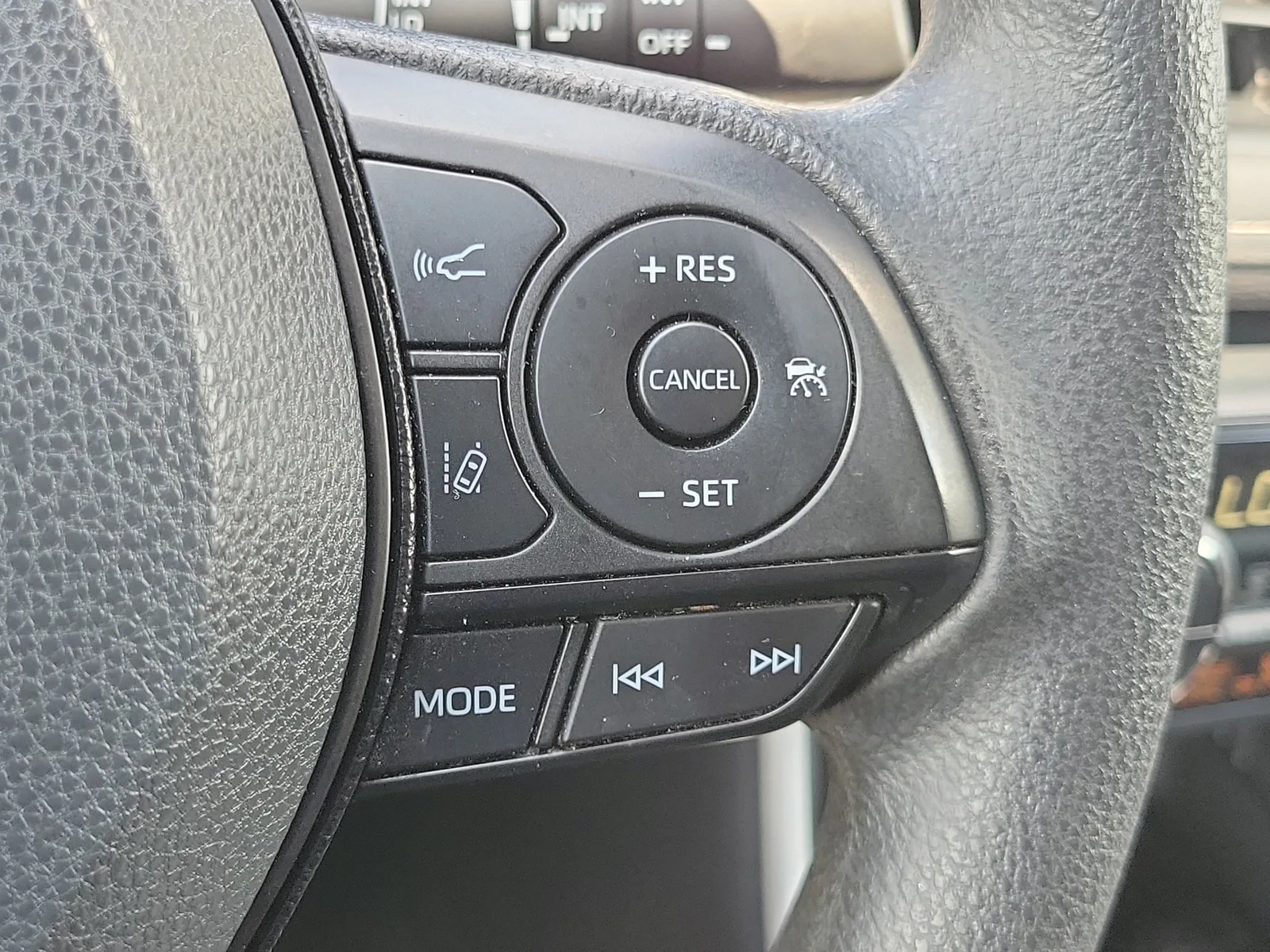 2021 Toyota RAV4 XLE photo 28