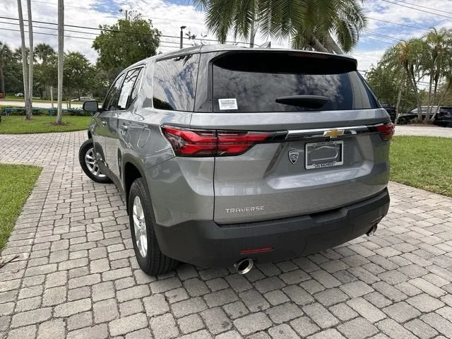 2023 Chevrolet Traverse LS photo 12