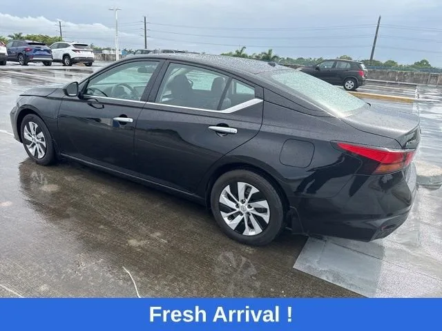 2025 Nissan Altima S photo 13