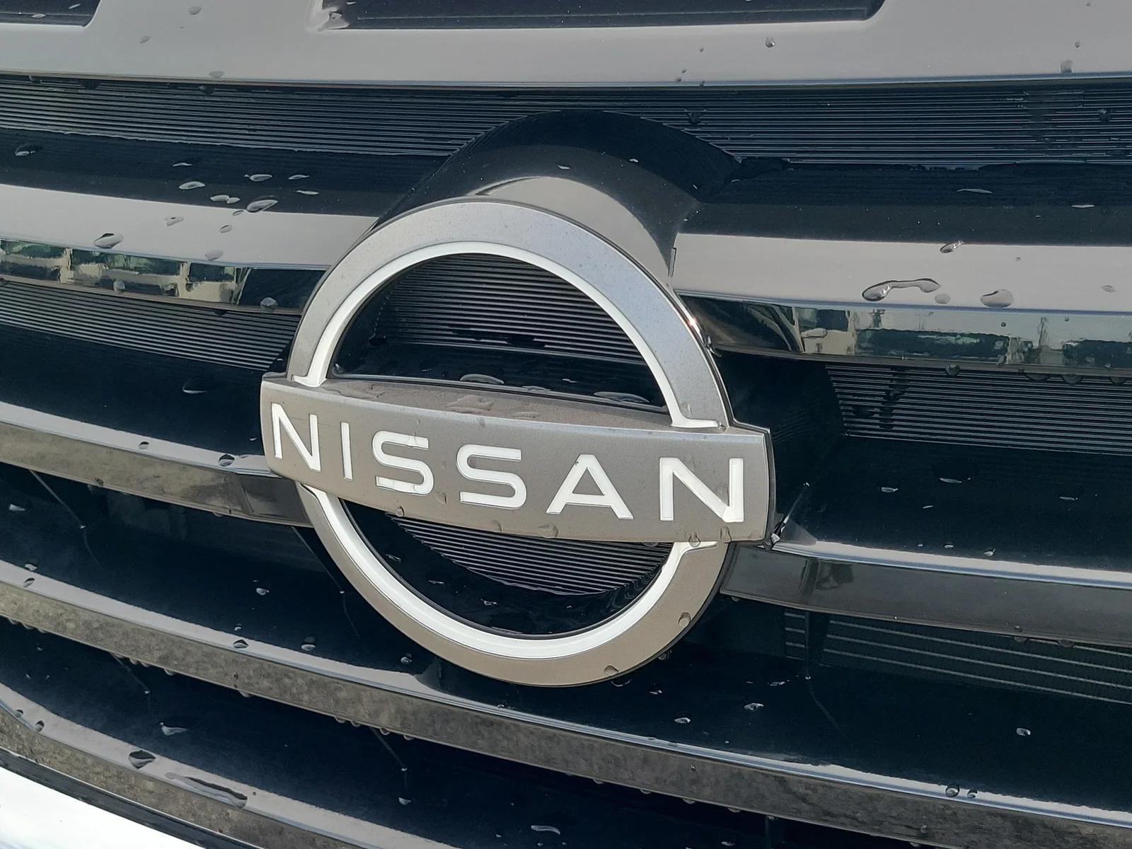 2024 Nissan Pathfinder SV photo 9