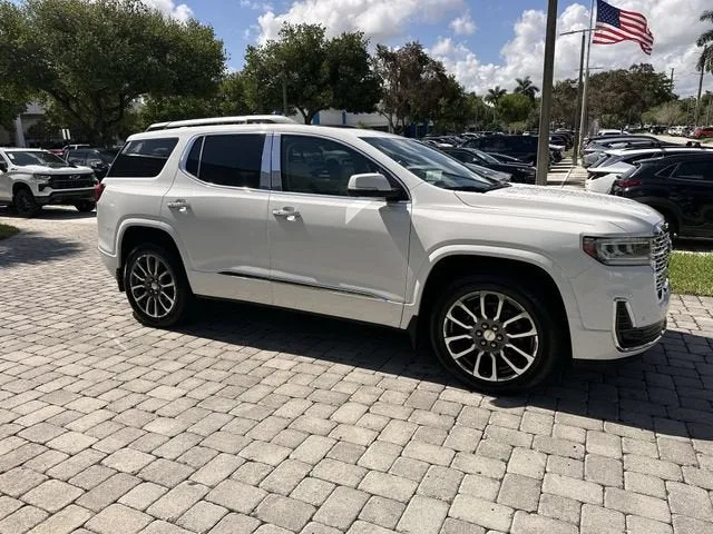 2021 GMC Acadia Denali photo 15