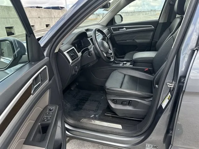 2022 Volkswagen Atlas 2.0T SE w/Technology photo 22