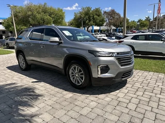 2023 Chevrolet Traverse LT Cloth photo 16