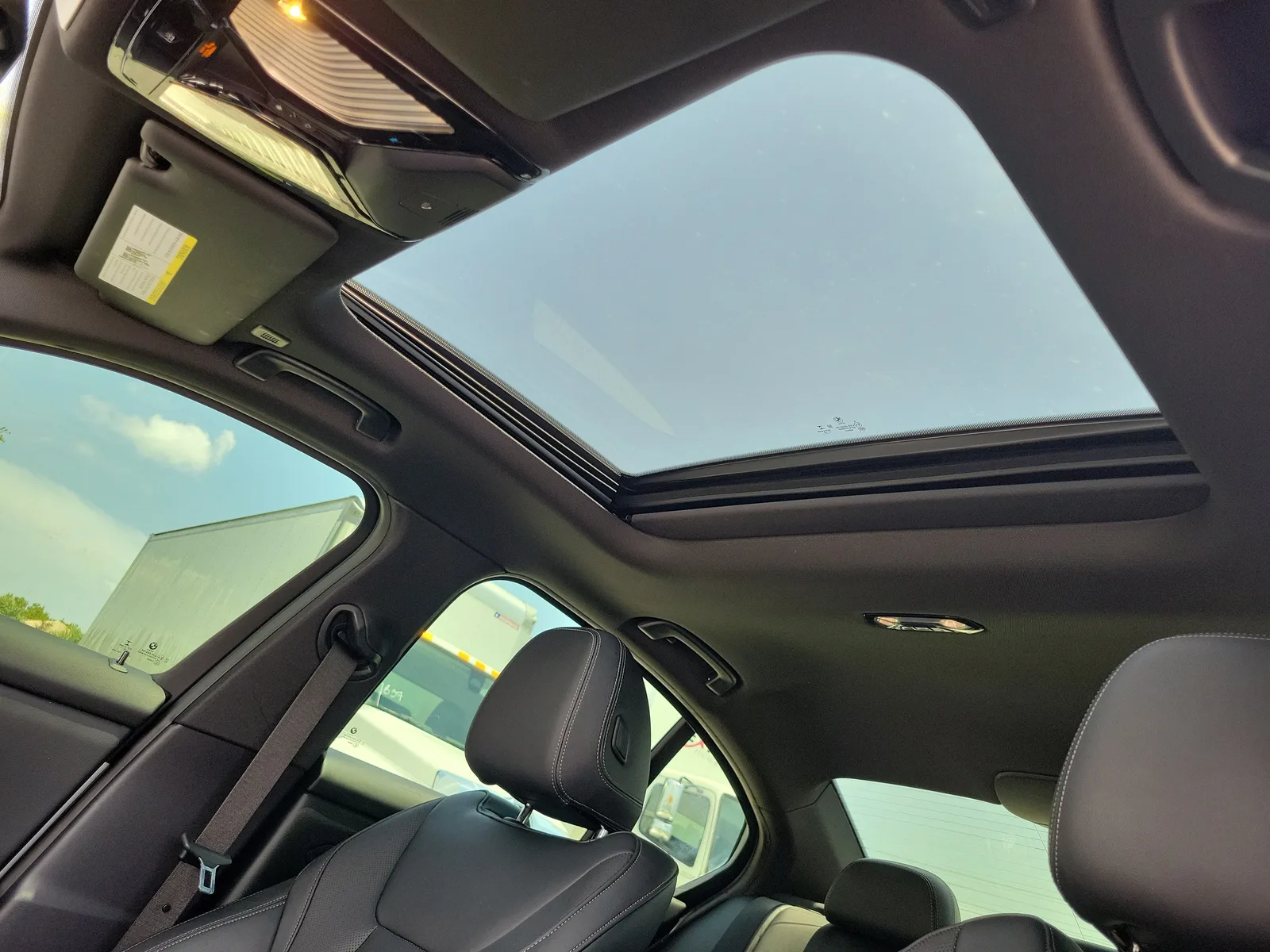 2023 BMW 3 Series 330i photo 24