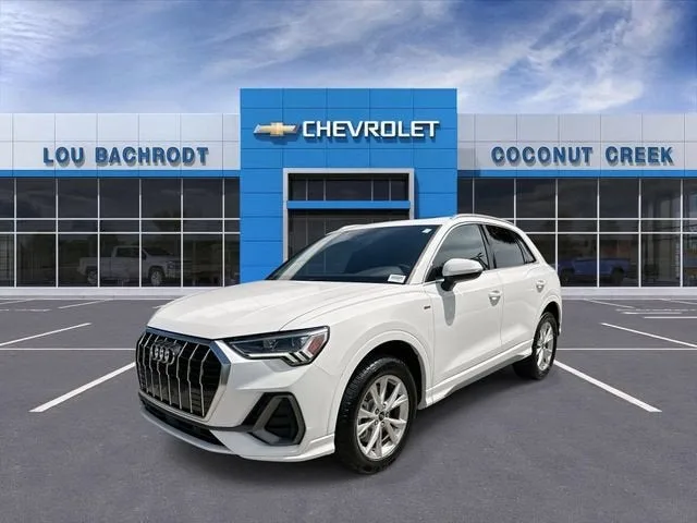 2025 Audi Q3 S line Premium photo 4