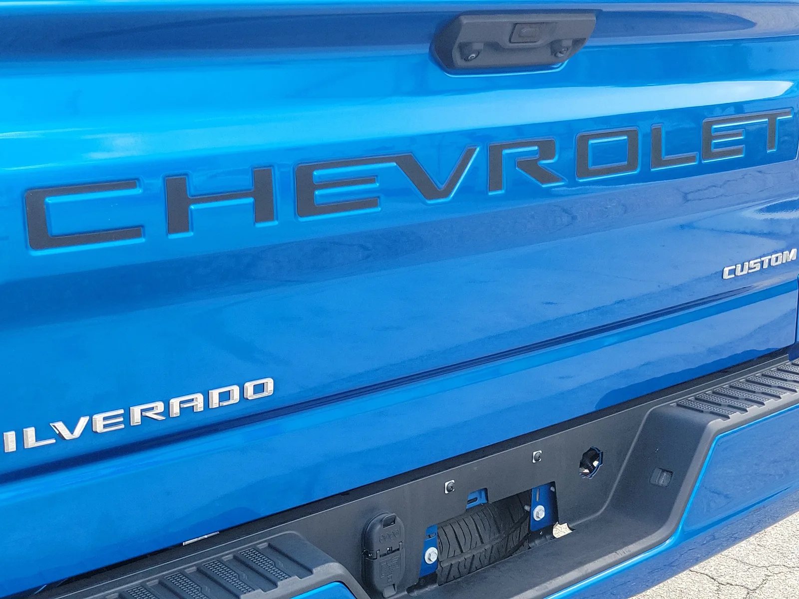 2023 Chevrolet Silverado 1500 Custom photo 9