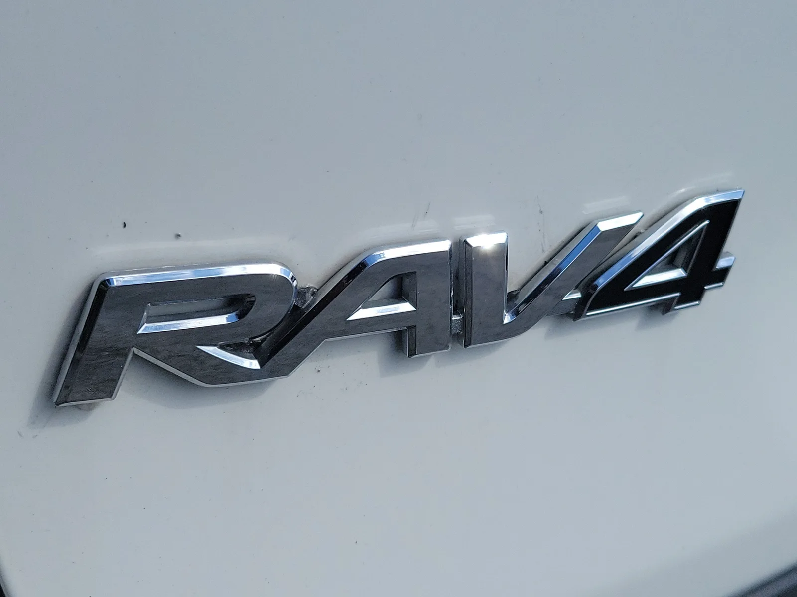 2023 Toyota RAV4 Hybrid XLE photo 11