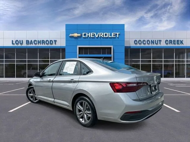 2024 Volkswagen Jetta SE photo 6