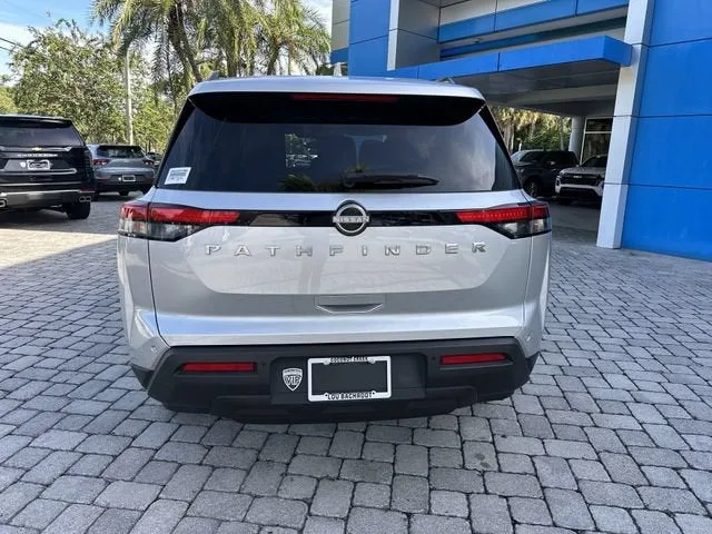 2025 Nissan Pathfinder SV photo 36