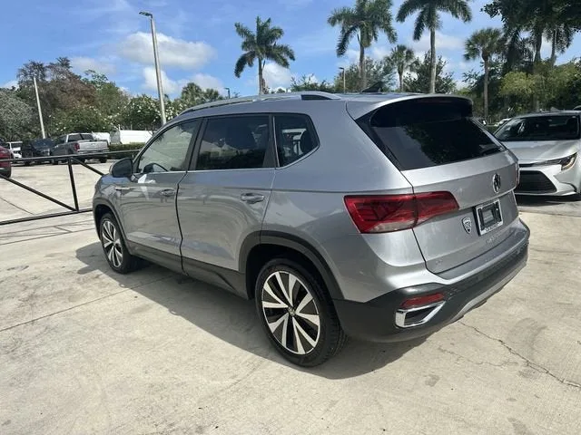 2024 Volkswagen Taos SE photo 35