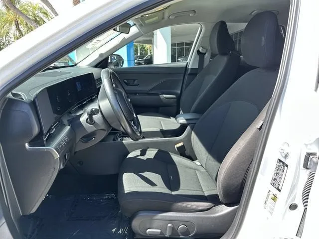 2025 Hyundai Kona SEL photo 30