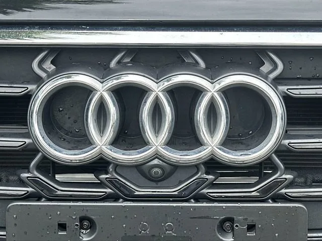 2023 Audi A8 4DR L QTRO 55 TFS photo 10