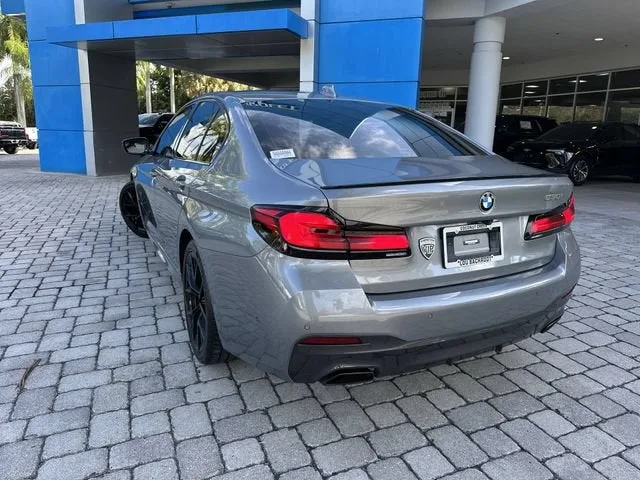 2023 BMW 5 Series 530i photo 12