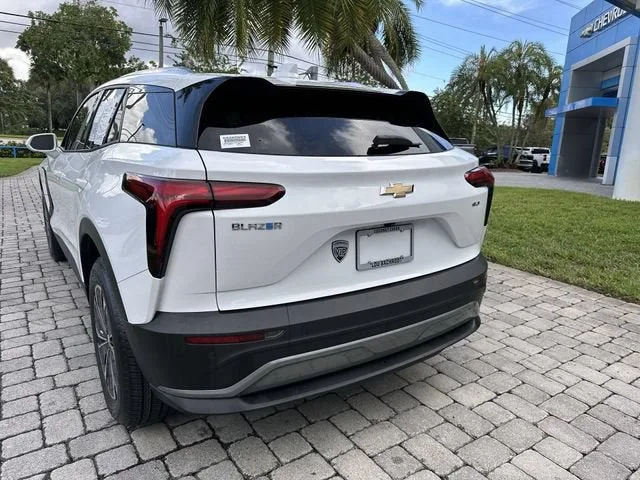 2024 Chevrolet Blazer EV LT photo 35