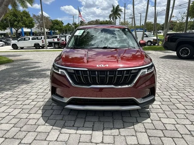 2024 Kia Carnival LX photo 32